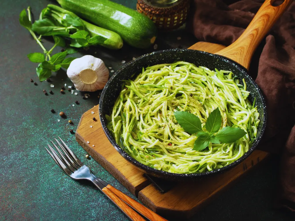 Irresistible Zucchini Noodles with Garlic Lemon Sauce in 15 Minutes